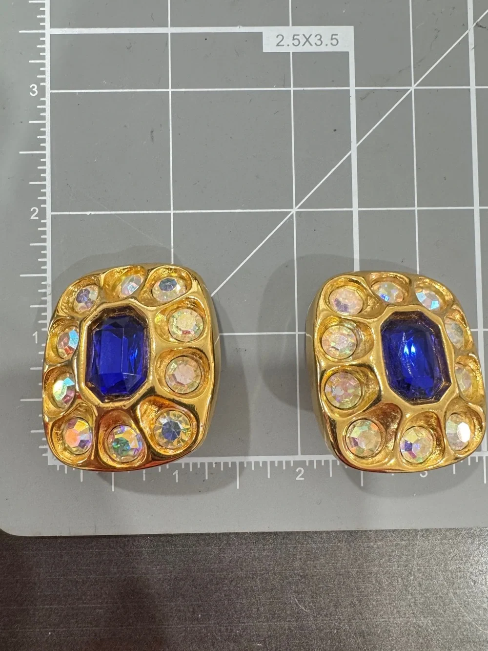 N/A elegant gold